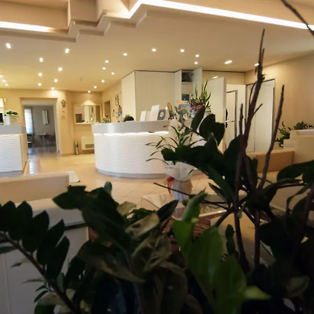 Dori מלון פסקיארה דל גארדה