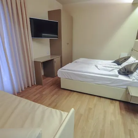 Hotel Dori 3*