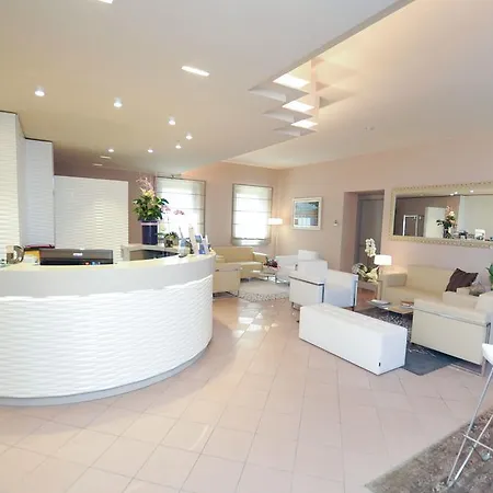 Hotel Dori 3*