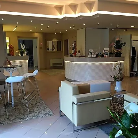Otel Dori 3*