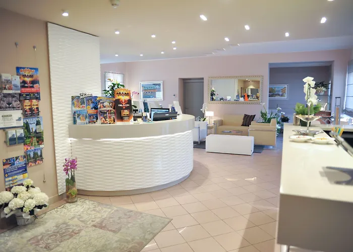 Dori מלון פסקיארה דל גארדה