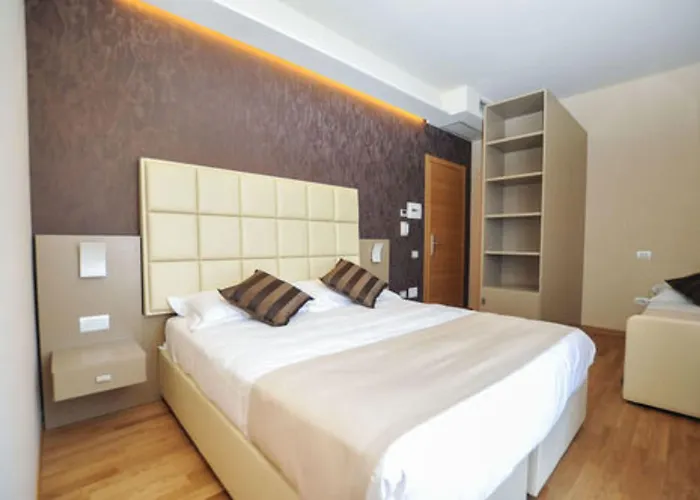 Dori 3* פסקיארה דל גארדה